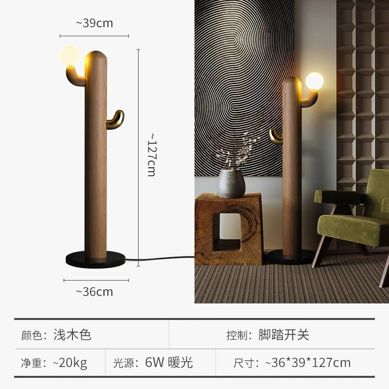 lampadaire design en bois et cactus pour intérieur moderne