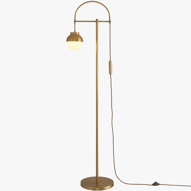 lampadaire rétro doré design nordique pour intérieur élégant