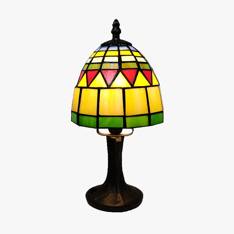 lampe de chevet en verre teinté style tiffany pour décoration élégante