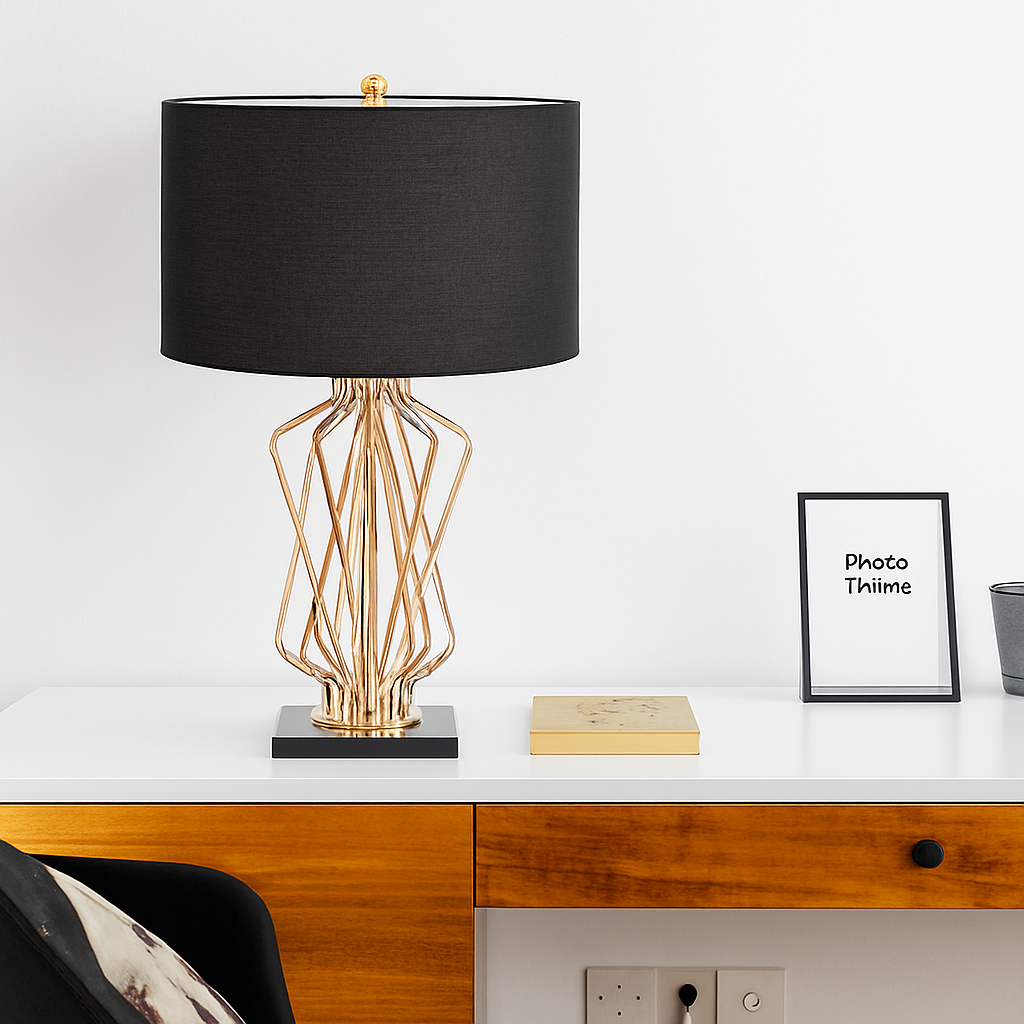 Lampe de chevet à pied design doré et abat-jour en tissu