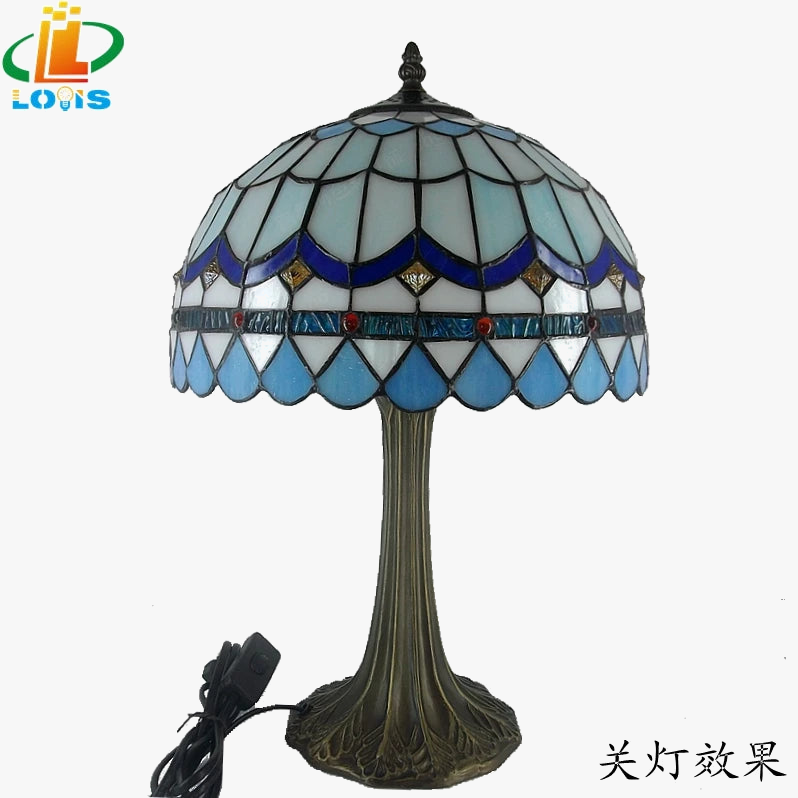 lampe de chevet style tiffany en lucite pour intérieur moderne