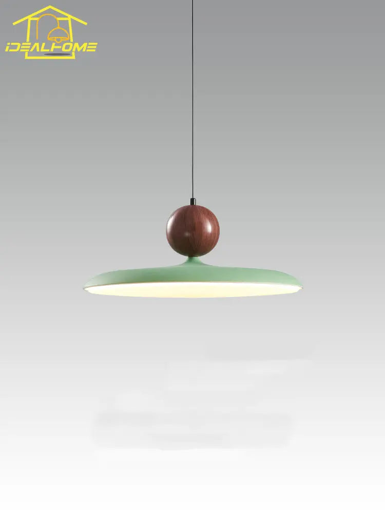 lampe à poser design en bois de noyer pour intérieur élégant
