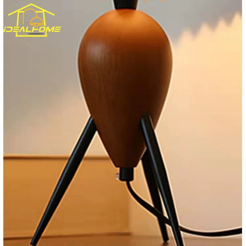 lampe à poser plissée en bois massif et tissu design moderne
