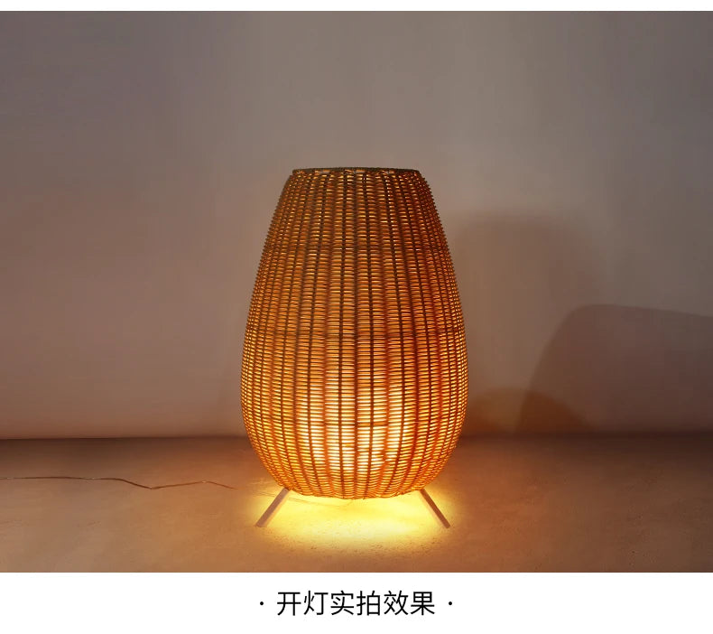 Lampe solaire d'extérieur tissée en rotin