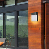 Applique carrée à large diffuseur blanc et capot métal — Courbure