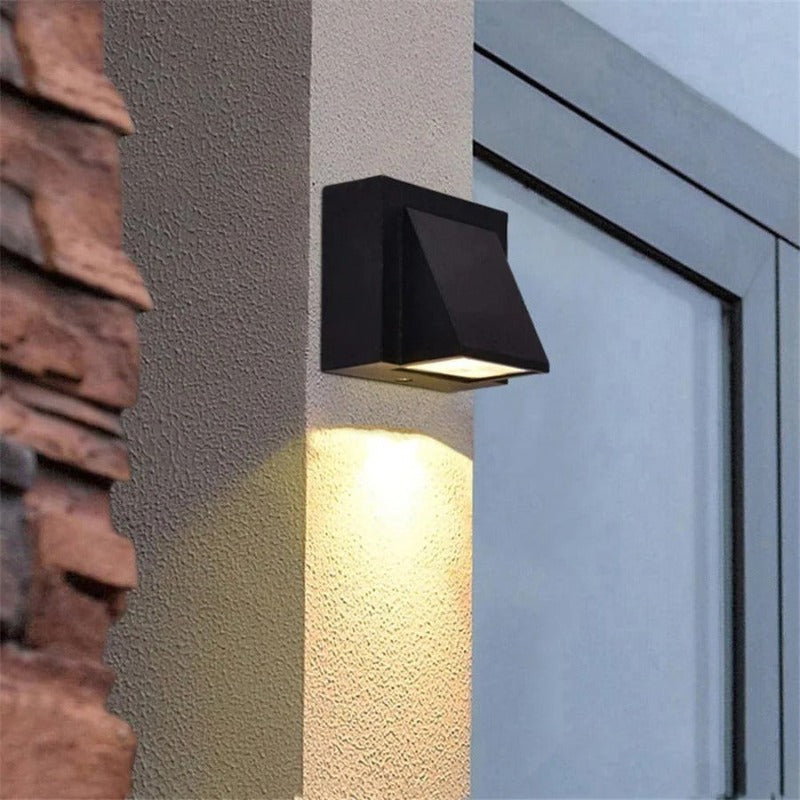 Petite applique en aluminium noir à éclairage vers le bas — Dolmen