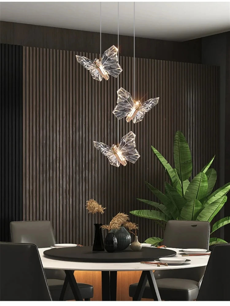 lustre papillon en cristal pour décoration d'intérieur élégante