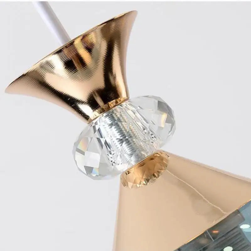 lustre suspendu en verre teinté pour décoration nordique de restaurant