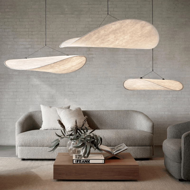 Suspension en soie beige en forme de voile flottant — Brindille