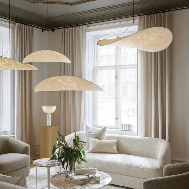 Suspension en soie beige en forme de voile flottant — Brindille