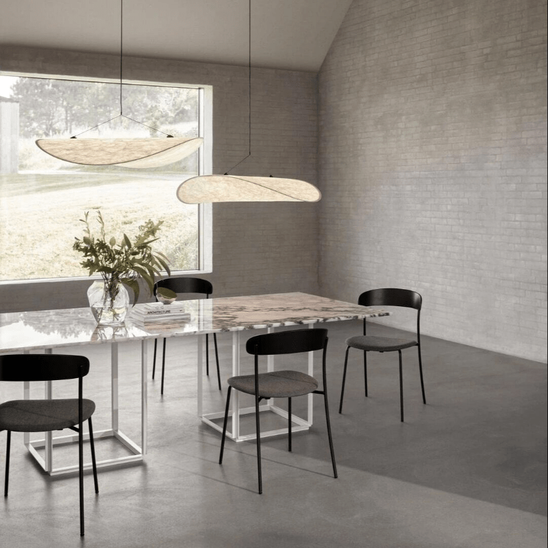 Suspension en soie beige en forme de voile flottant — Brindille