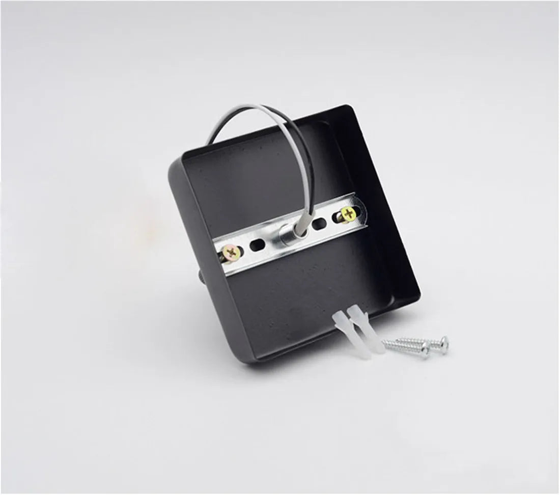 mini plafonnier carré encastré en céramique et métal doré