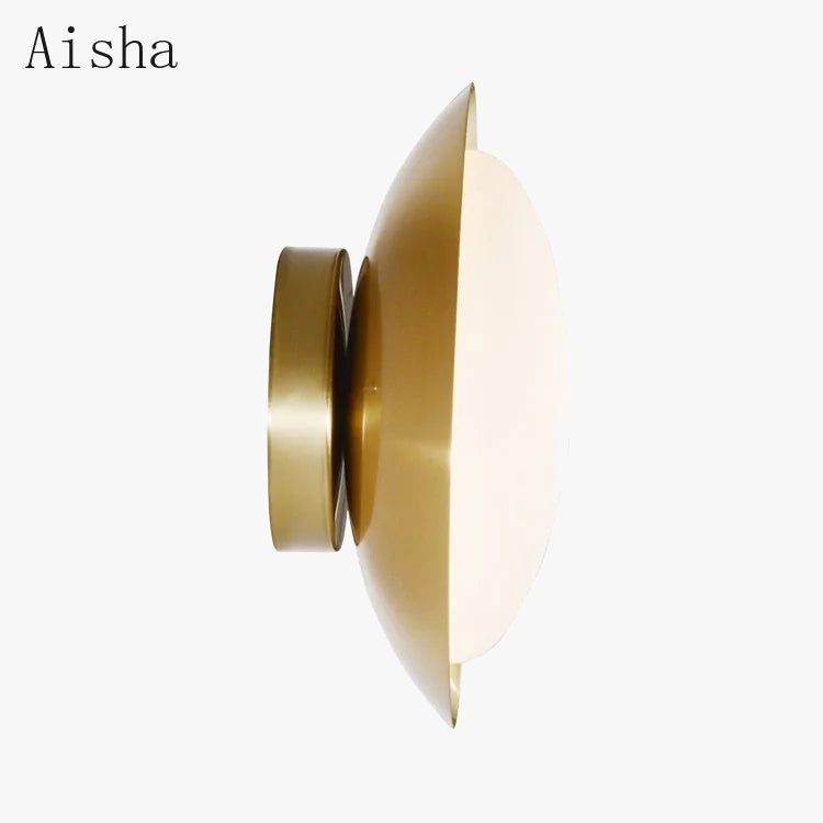 plafonnier doré moderne pour décoration et éclairage intérieur