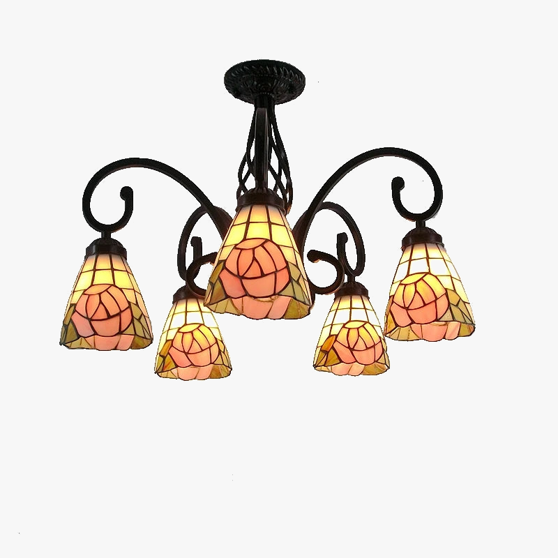 plafonnier en fer avec fleurs de rose en verre tiffany tendance