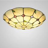 plafonnier méditerranéen éclairage tiffany pour intérieur élégant
