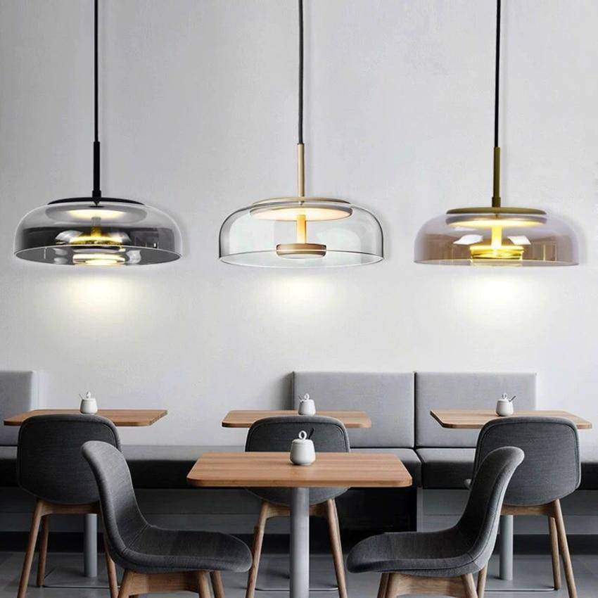 Suspension design en verre fumé et tige dorée Amber