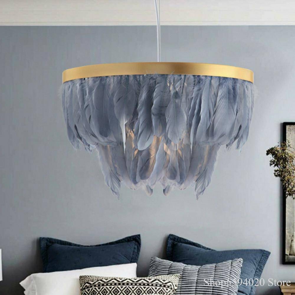 Suspension ovale LED en plumes colorées Hangly
