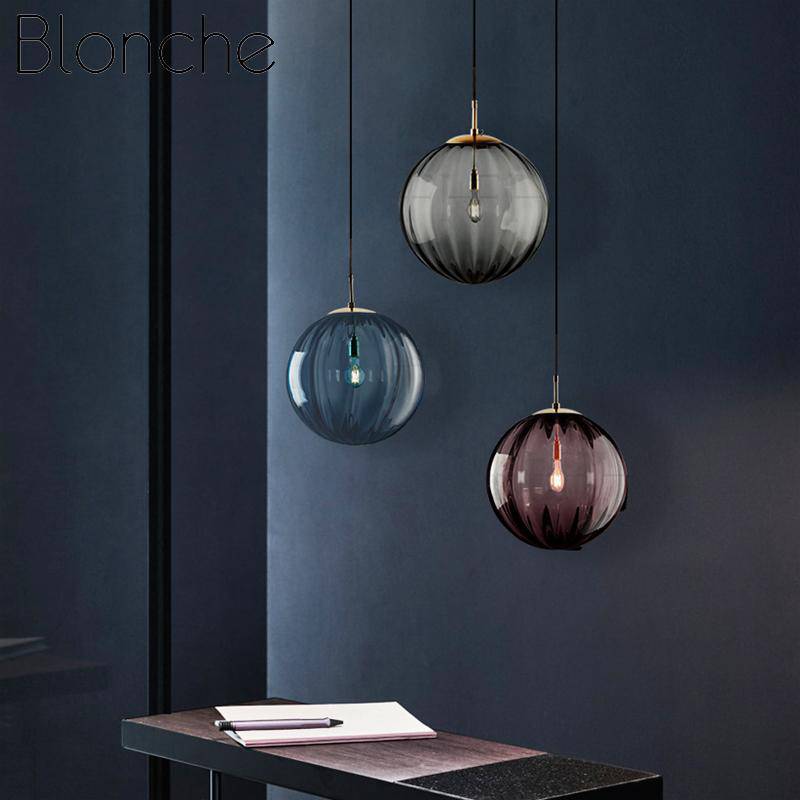 Suspension moderne LED en boule de verre colorée