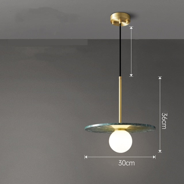 Suspension design avec abat-jour plat en marbre Gianna