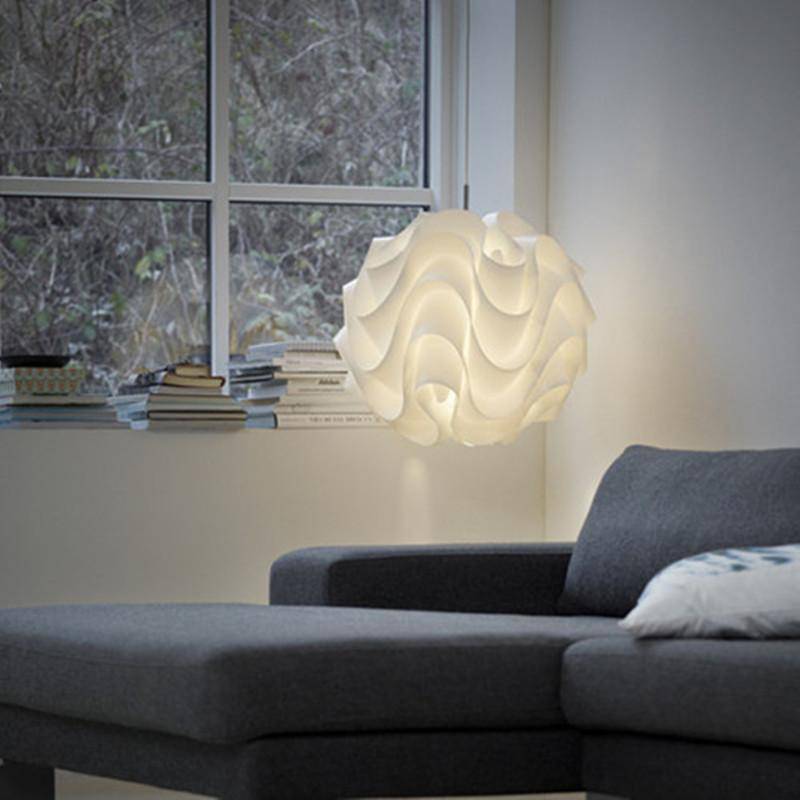 Suspension design ondulé blanc
