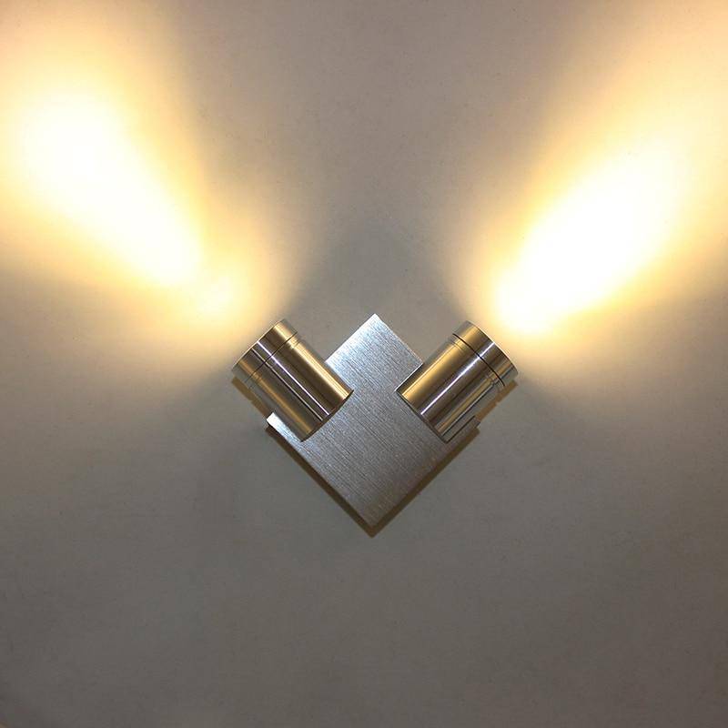 Applique murale LED chromée avec deux spots