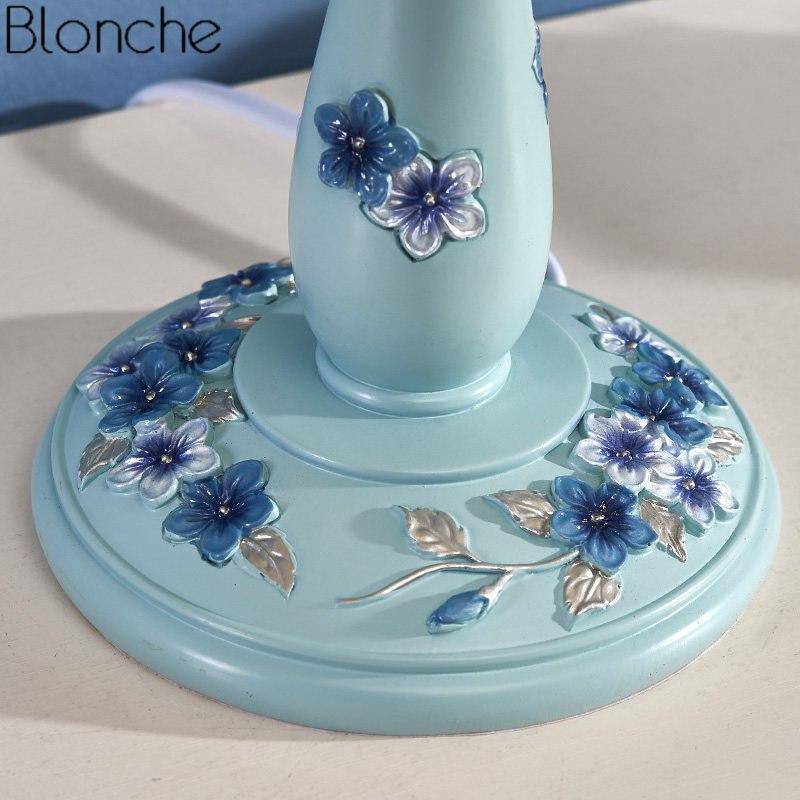 Lampe de chevet à poser avec abat-jour et base fleuri colorée