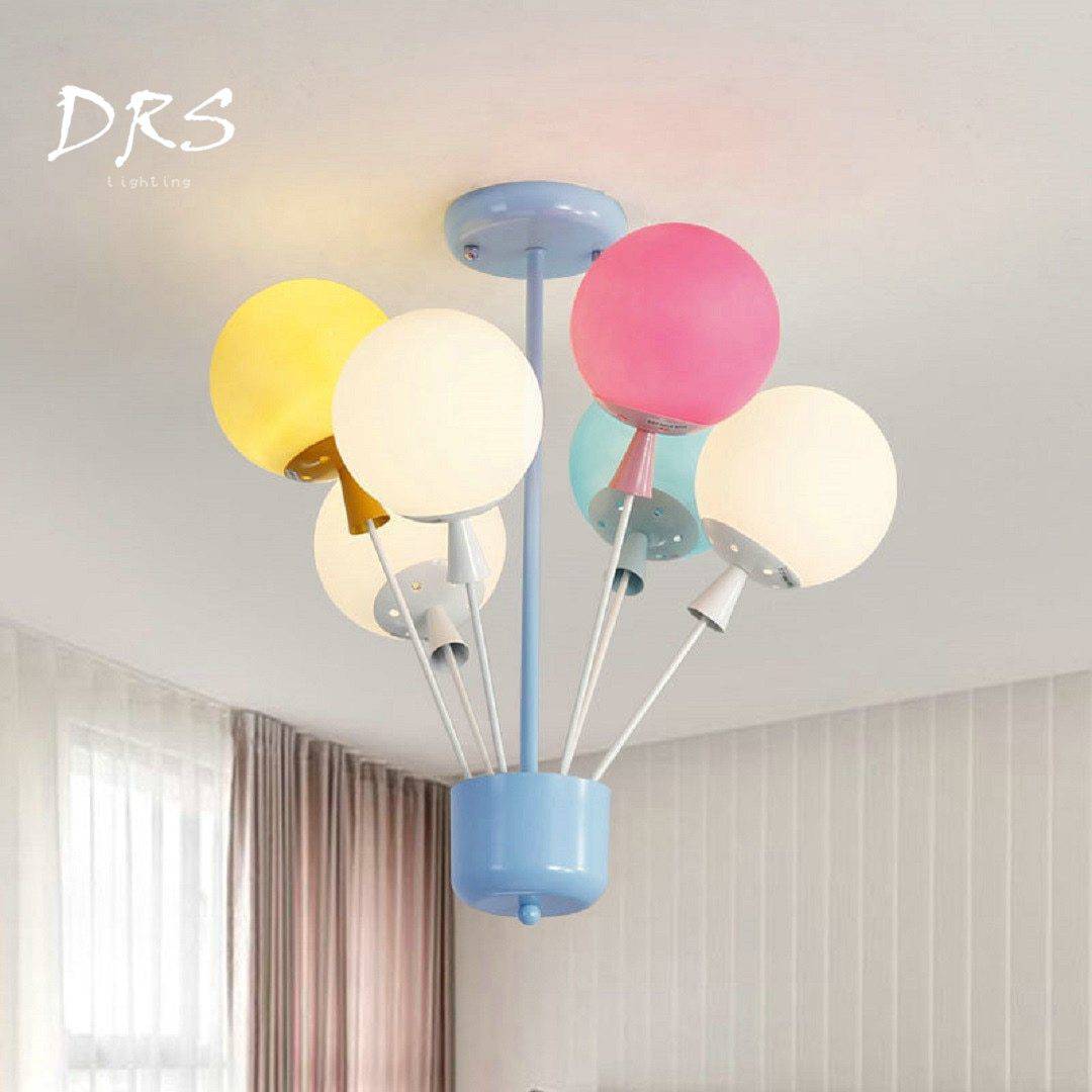 Plafonnier enfant avec ballons de verre coloré