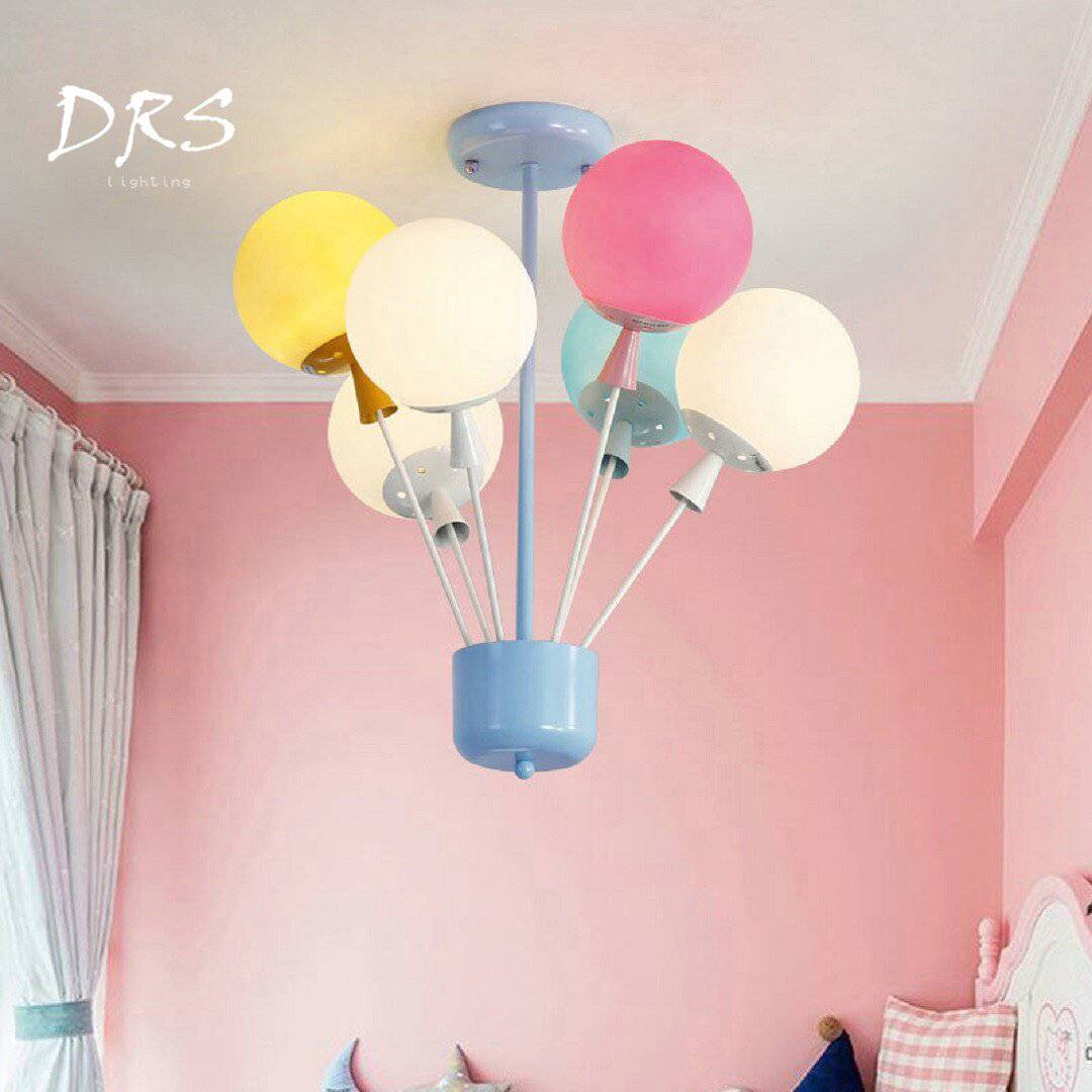 Plafonnier enfant avec ballons de verre coloré
