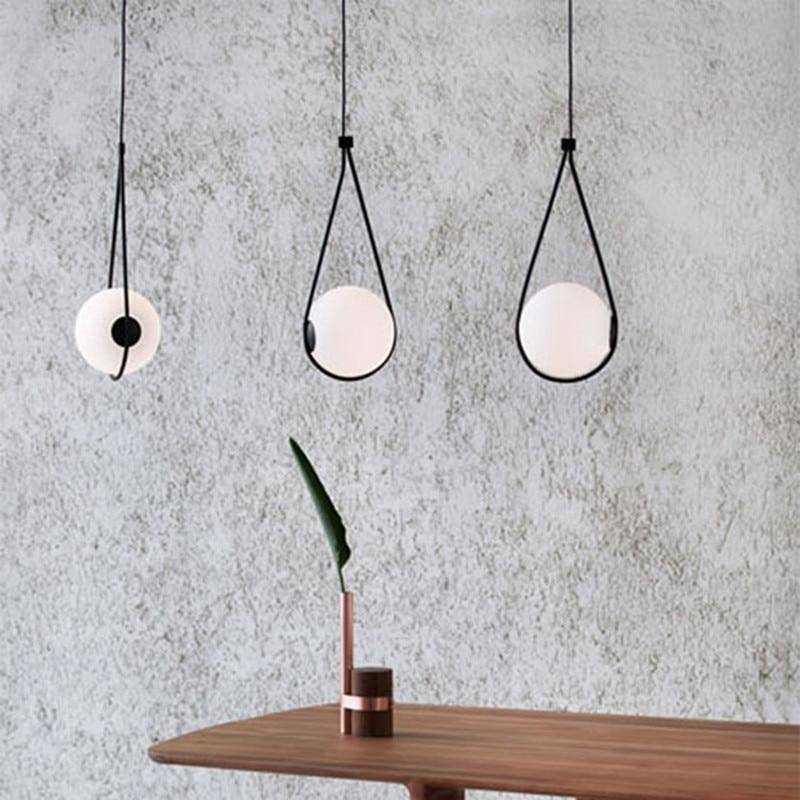 Suspension design boule accrochée Designer