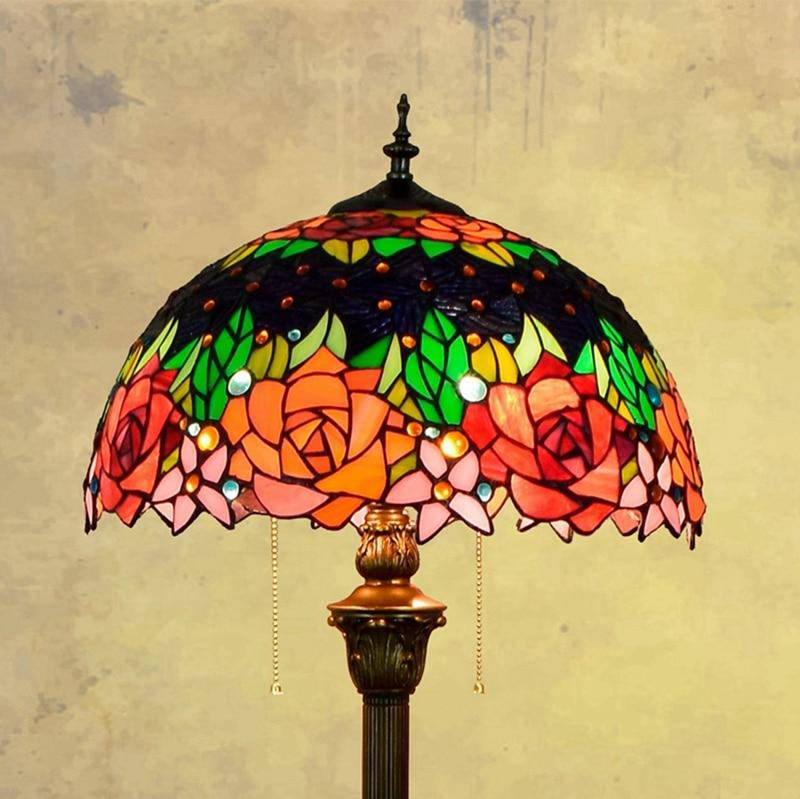 Lampadaire tiffany avec abat-jour en verre vitrail vert Glaze