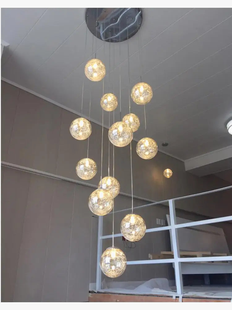 suspension boule de verre pour éclairage moderne escalier