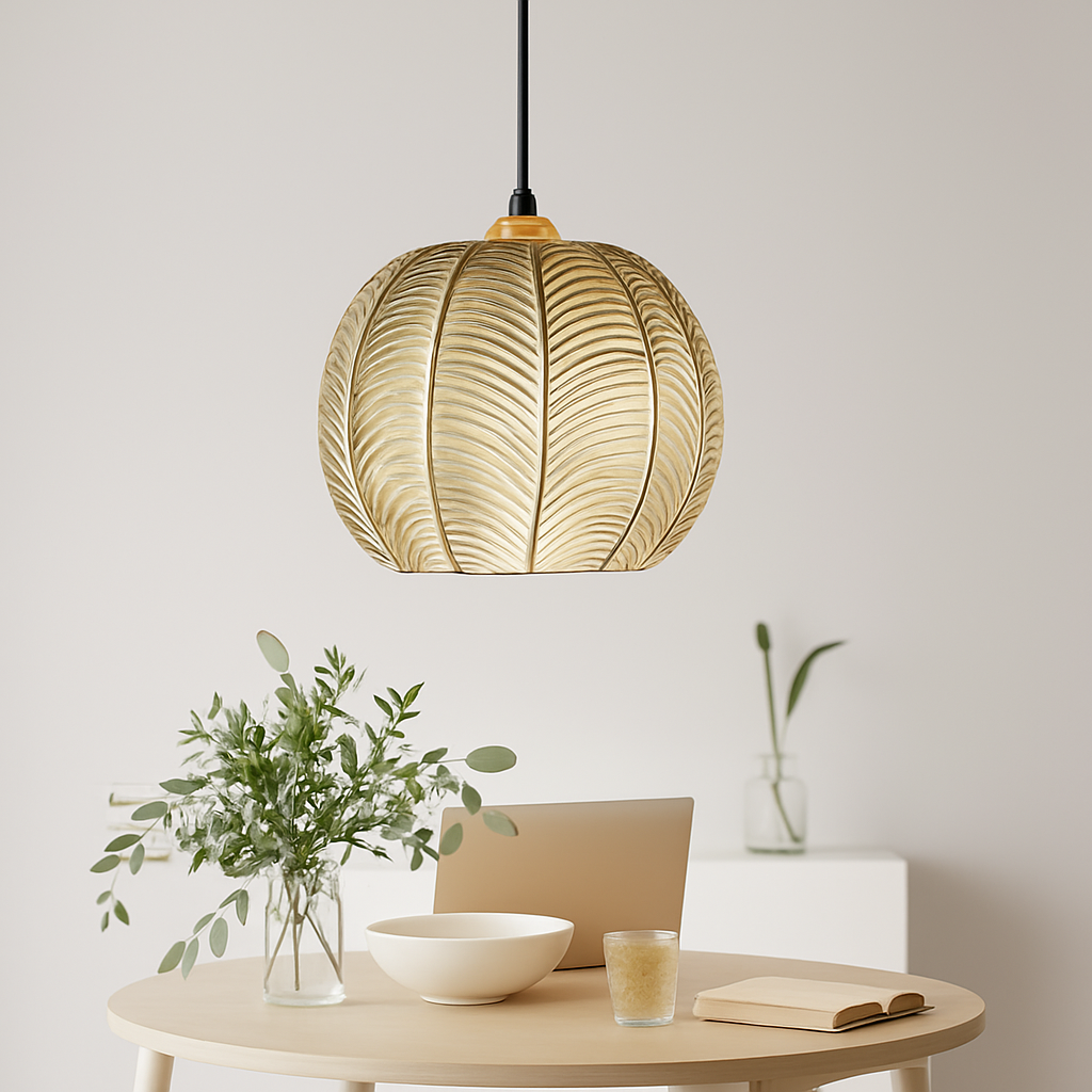 Suspension boule en verre motif feuilles