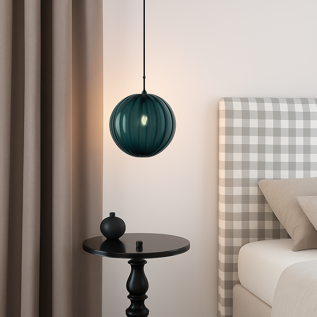 Suspension design à LED en boule de verre colorée