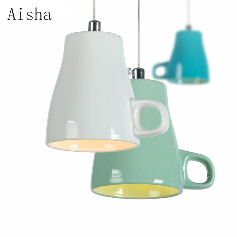 Suspension en céramique avec tasse de thé et théière