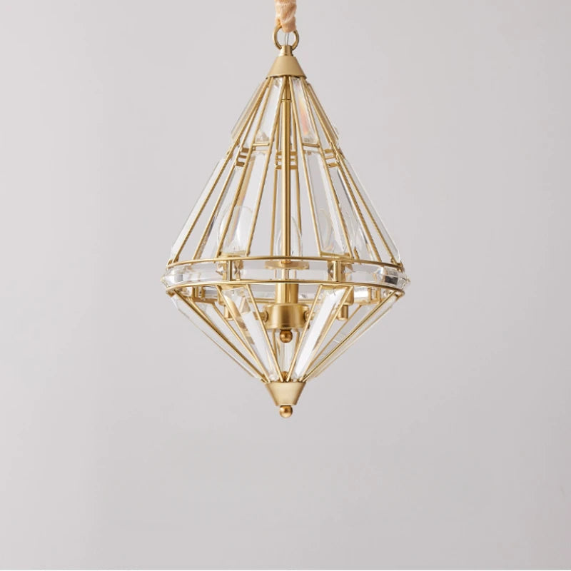 suspension en cristal doré design nordique pour décoration élégante