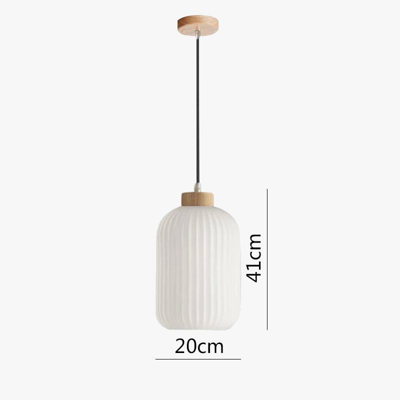 suspension en verre avec décor nordique en bois
