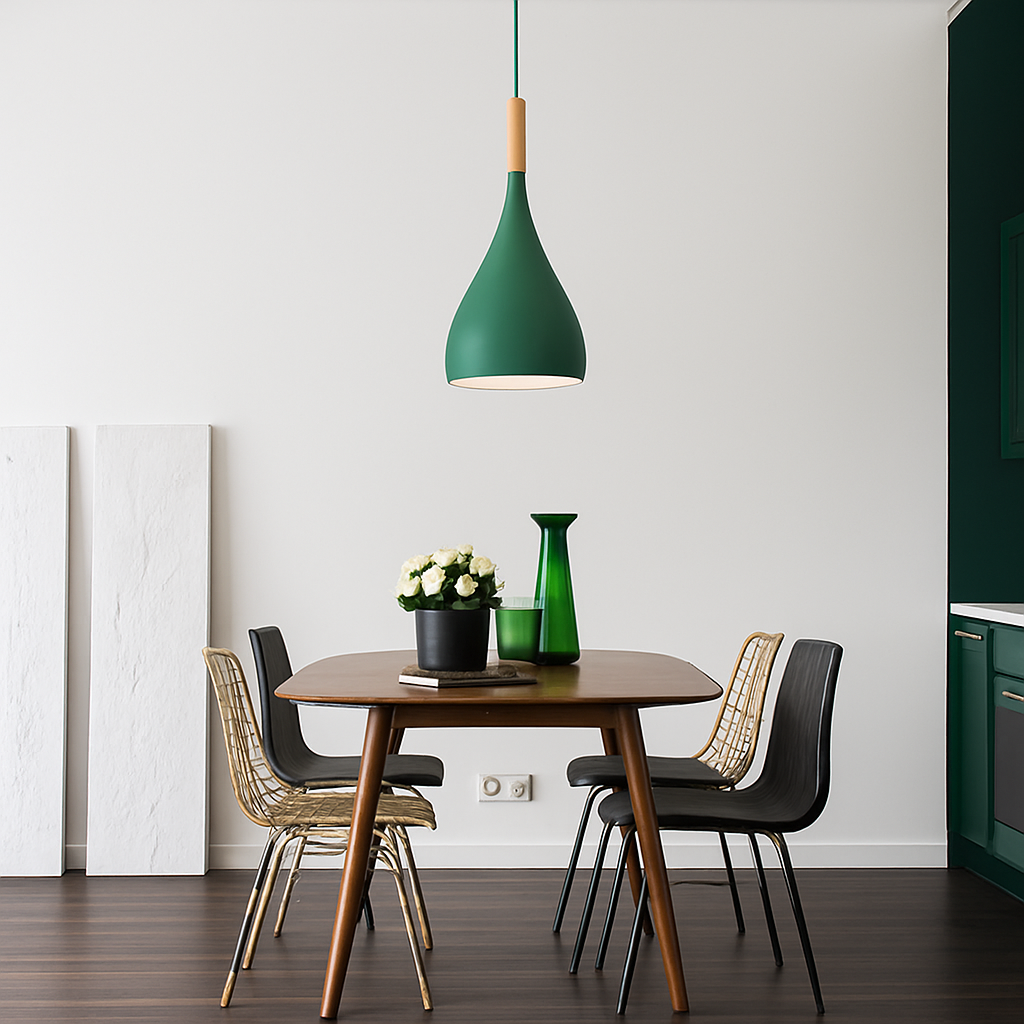 Suspension LED en métal coloré et baton en bois Nordic