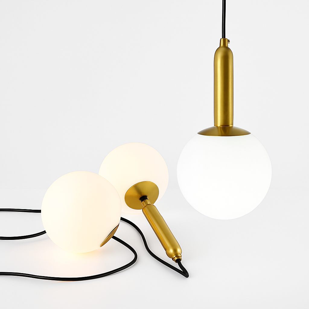 suspension luxueuse avec abat-jour en boule dorée