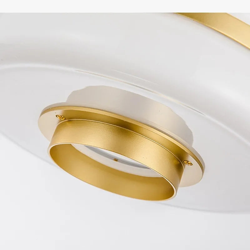 suspension moderne en métal doré design industriel pour intérieur