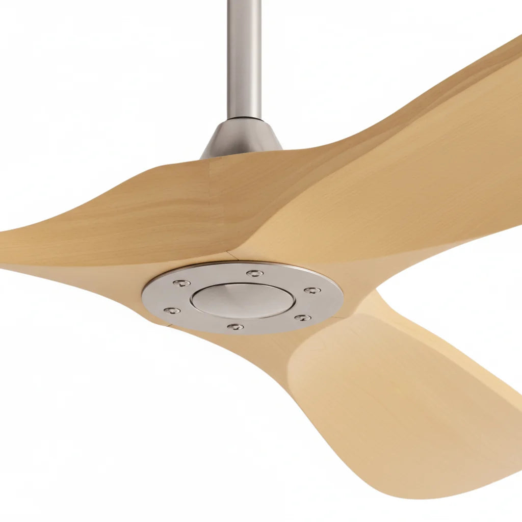 Ventilateur de plafond chromé sans éclairage, effet bois clair — Argousier