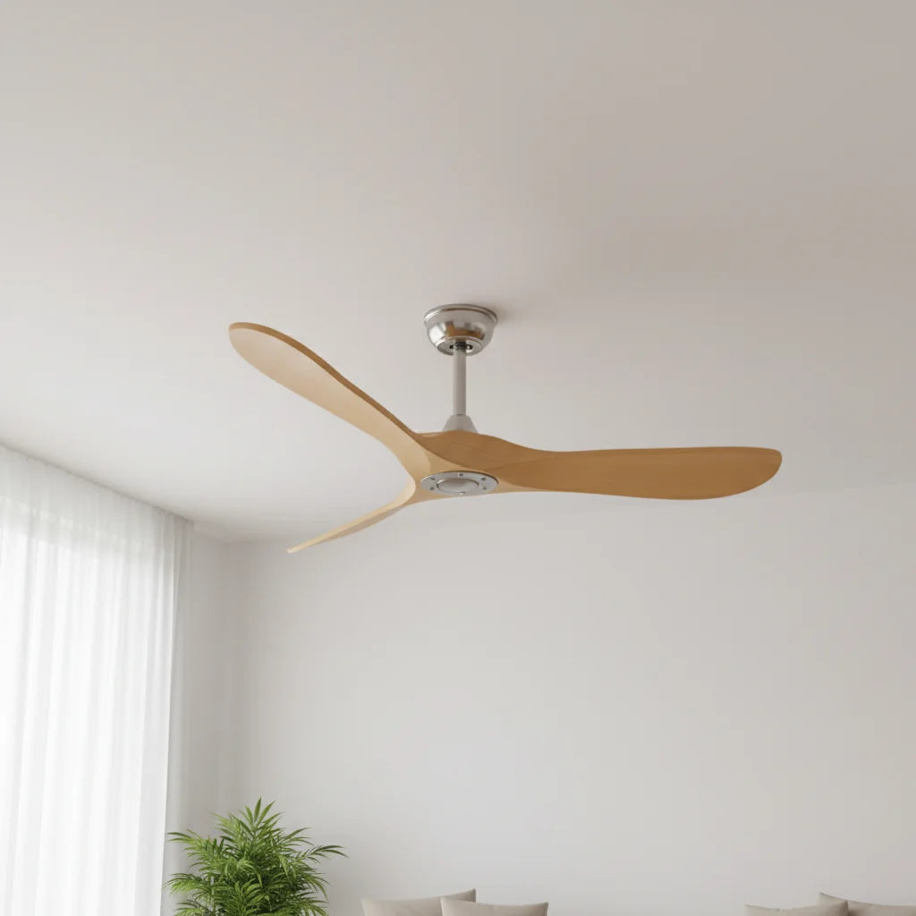 Ventilateur de plafond chromé sans éclairage, effet bois clair — Argousier